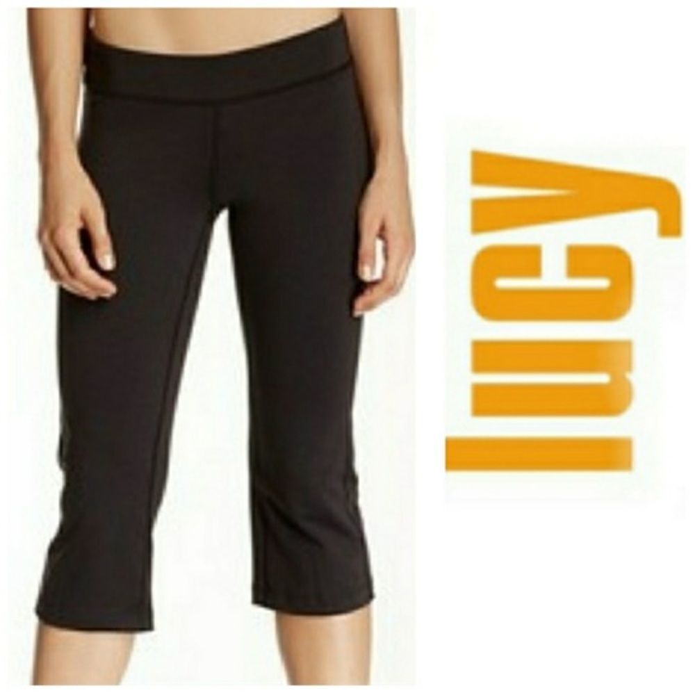 ✨ LUCY black wide leg cropped yoga pants✨